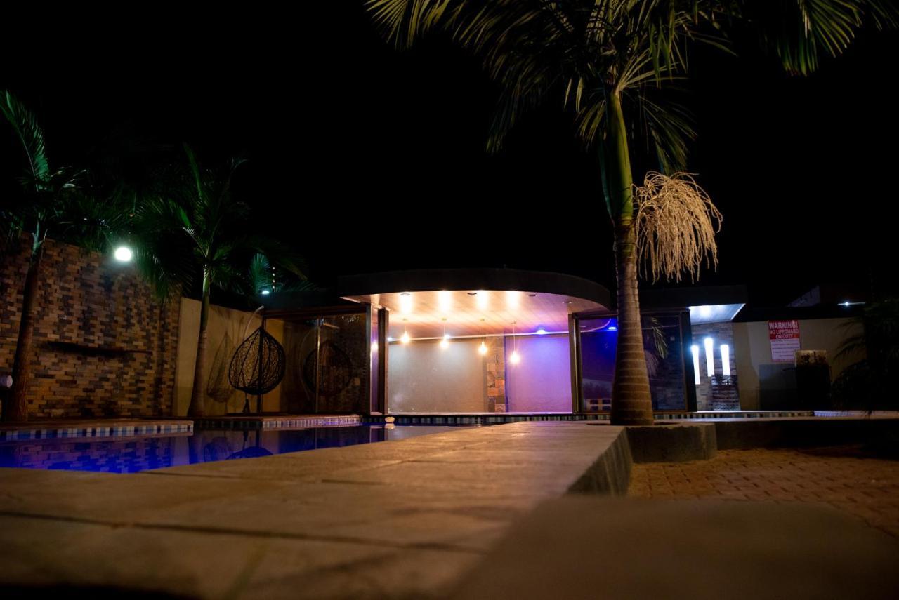 Emc Fully Furnished &Serviced Villas 4 Bedroom With Solar Power , Private Pool, Starlink Wifi ,Aircons & Dstv Lusaka Exterior photo