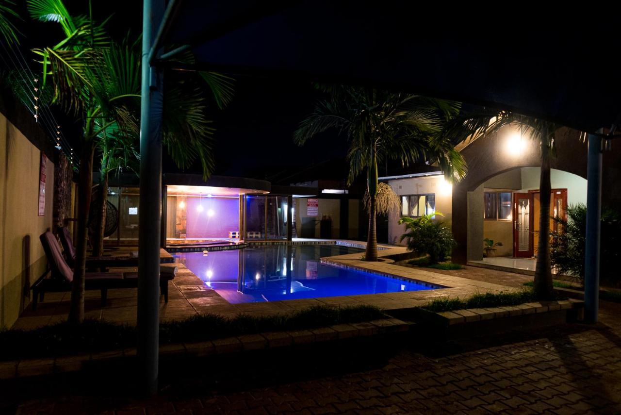 Emc Fully Furnished &Serviced Villas 4 Bedroom With Solar Power , Private Pool, Starlink Wifi ,Aircons & Dstv Lusaka Exterior photo