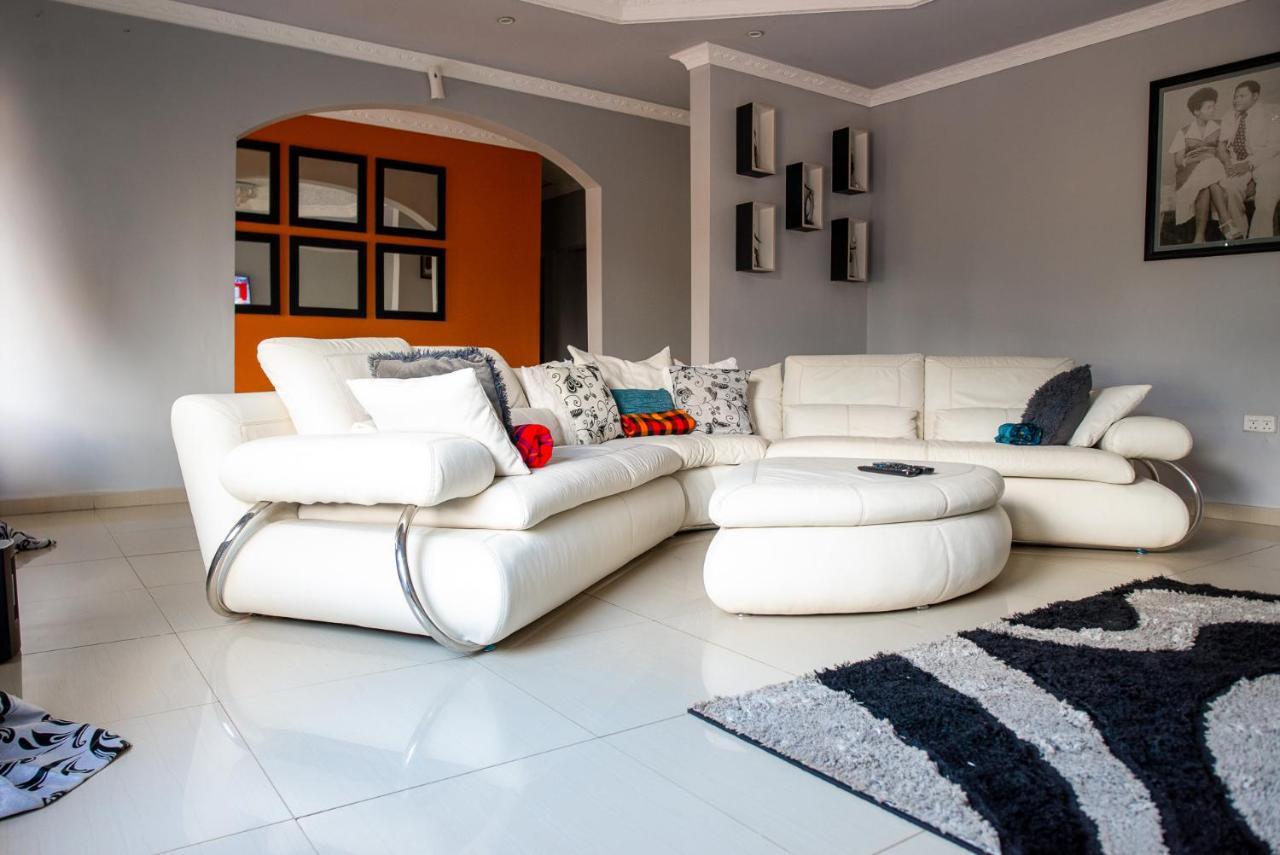 Emc Fully Furnished &Serviced Villas 4 Bedroom With Solar Power , Private Pool, Starlink Wifi ,Aircons & Dstv Lusaka Exterior photo